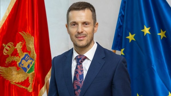 МУЈОВИЋ ШВАЈЦАРЦИМА ТРАЖИ ПАПИРЕ: Министар енергетике и рударства у клинчу са инвеститорима у руднику Брсково МУЈОВИЋ ШВАЈЦАРЦИМА ТРАЖИ ПАПИРЕ: Министар енергетике и рударства у клинчу са инвеститорима у руднику Брсково