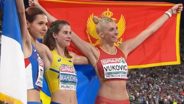 ЦЕТИЊЕ КАЖЊАВА МАРИЈУ? Хоће ли црногорска атлетичарка због изјаве о кокошки на застави остати без признања ЦЕТИЊЕ КАЖЊАВА МАРИЈУ? Хоће ли црногорска атлетичарка због изјаве о кокошки на застави остати без признања