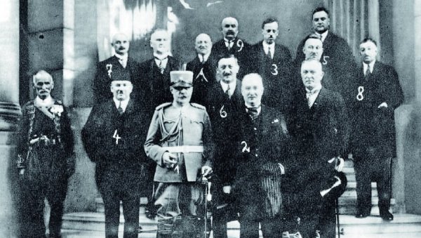 КРАЉ НИЈЕ ДОЗВОЛИО ДА СРБИН ПУЦА НА ХРВАТА: Укидање Устава и распуштање Скупштине да би се сачувала држава КРАЉ НИЈЕ ДОЗВОЛИО ДА СРБИН ПУЦА НА ХРВАТА: Укидање Устава и распуштање Скупштине да би се сачувала држава