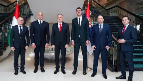 JAČANJE PRIJATELJSKIH ODNOSA: Održan bilateralni sastanak u oblasti sporta između Republike Srbije i Mađarske JAČANJE PRIJATELJSKIH ODNOSA: Održan bilateralni sastanak u oblasti sporta između Republike Srbije i Mađarske