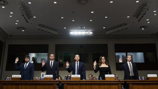 САСЛУШАЊЕ ПРЕД СЕНАТОМ САД: Извршни директори највећих друштвених мрежа сведоче о сексуалној експлоатацији САСЛУШАЊЕ ПРЕД СЕНАТОМ САД: Извршни директори највећих друштвених мрежа сведоче о сексуалној експлоатацији