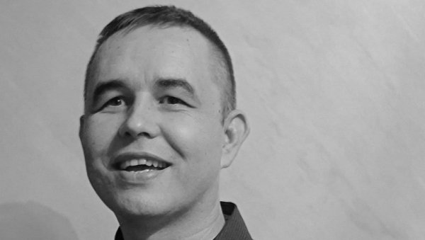 САША ИЗ ДОБОЈА ОТРОВАН ЛЕКОМ ТРЕАНА: Сипали му таблете у лимунаду - изазива језиве симптоме САША ИЗ ДОБОЈА ОТРОВАН ЛЕКОМ ТРЕАНА: Сипали му таблете у лимунаду - изазива језиве симптоме
