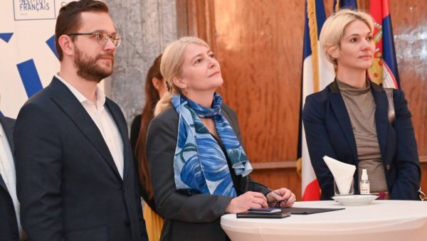 УЛОЖЕНО 350 МИЛИОНА ЕВРА У 173 ПРОЈЕКТА: Обележена двадесетогодишњица француско-српске научне сарадње УЛОЖЕНО 350 МИЛИОНА ЕВРА У 173 ПРОЈЕКТА: Обележена двадесетогодишњица француско-српске научне сарадње
