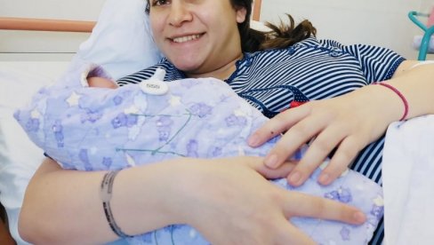 DANICA PRVA BEBA ROĐENA NA DAN GRADA NOVOG SADA: Novčani poklon od 300.000 dinara Novosađankama koje su se porodile 1. februara DANICA PRVA BEBA ROĐENA NA DAN GRADA NOVOG SADA: Novčani poklon od 300.000 dinara Novosađankama koje su se porodile 1. februara
