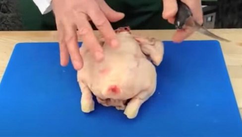 ЗА САМО 3 МИНУТЕ ОСТАЋЕ ЧИСТО МЕСО СПРЕМНО ЗА РОЛОВАЊЕ И ПУЊЕЊЕ: Како се правилно чисти пиле од костију (ВИДЕО)