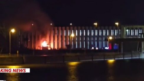 ПОЖАР НА РУМУНСКОМ ДЕЛУ ХЕ ЂЕРДАП 1: Запалио се трансформатор, нема жртава (ВИДЕО) ПОЖАР НА РУМУНСКОМ ДЕЛУ ХЕ ЂЕРДАП 1: Запалио се трансформатор, нема жртава (ВИДЕО)