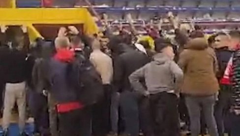 NEK VAM JE BOG U POMOĆI! Zvezda otišla u Bijeljinu na humanitarnu utakmicu, a onda je nastao neviđeni skandal (VIDEO) NEK VAM JE BOG U POMOĆI! Zvezda otišla u Bijeljinu na humanitarnu utakmicu, a onda je nastao neviđeni skandal (VIDEO)