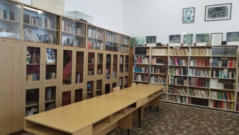 MLADENCI PUNE POLICE: Biblioteka u ivanjičkom selu Katići jedinstvena po načinu nastanka MLADENCI PUNE POLICE: Biblioteka u ivanjičkom selu Katići jedinstvena po načinu nastanka