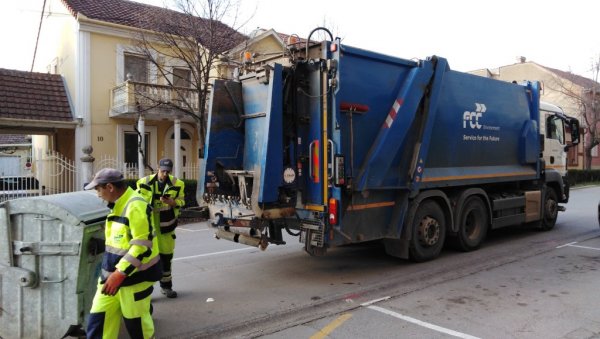 УПРКОС ОДОБРЕНОМ ПОСКУПЉЕЊУ ОДНОШЕЊА СМЕЋА, У КИКИНДИ РАЧУНИ И ДОДАТНО УВЕЋАНИ На комуналце љути и предузетници, и Град УПРКОС ОДОБРЕНОМ ПОСКУПЉЕЊУ ОДНОШЕЊА СМЕЋА, У КИКИНДИ РАЧУНИ И ДОДАТНО УВЕЋАНИ На комуналце љути и предузетници, и Град