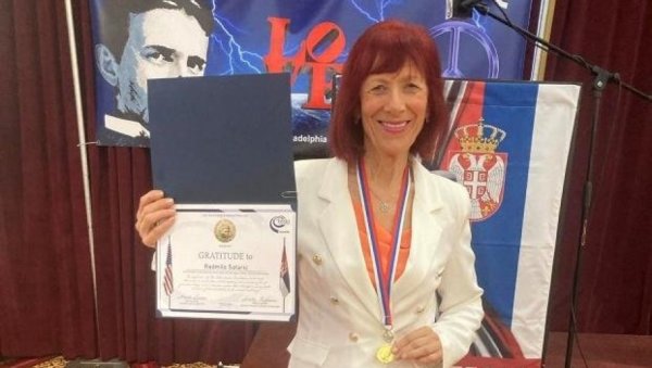 ТЕСЛИНЕ ИЗУМЕ ОДГОНЕТАЋЕ И БУДУЋИ НАРАШТАЈИ: Радмила Сатарић, књижевница и лауреат признања њујоршке научне фондације нашег научника (ФОТО) ТЕСЛИНЕ ИЗУМЕ ОДГОНЕТАЋЕ И БУДУЋИ НАРАШТАЈИ: Радмила Сатарић, књижевница и лауреат признања њујоршке научне фондације нашег научника (ФОТО)