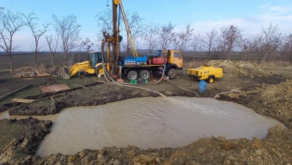 НОВИ БУНАР ЗА ВОДУ У ЧЕСТЕРЕГУ: Још једна инвестиција на територији општине Житиште НОВИ БУНАР ЗА ВОДУ У ЧЕСТЕРЕГУ: Још једна инвестиција на територији општине Житиште