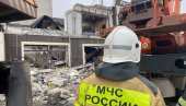 УКРАЈИНЦИ ГРАНАТИРАЛИ ПЕКАРУ У ЛИСИЧАНСКУ: Десетине људи под рушевинама? (ФОТО) УКРАЈИНЦИ ГРАНАТИРАЛИ ПЕКАРУ У ЛИСИЧАНСКУ: Десетине људи под рушевинама? (ФОТО)