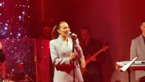 PUBLIKA ODUŠEVLJENA: Ceca Ražnatović na Jahorini svojim evergrin hitovima dovela atmosferu do usijanja (VIDEO) PUBLIKA ODUŠEVLJENA: Ceca Ražnatović na Jahorini svojim evergrin hitovima dovela atmosferu do usijanja (VIDEO)
