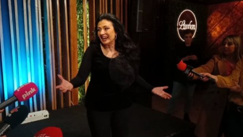 TADA JE BIO NAJTUŽNIJI, A SADA JE NAJSREĆNIJI DAN U MOJOJ KARIJERI: Kaliopi Bukle otkrila kako se oseća pred koncert (FOTO)