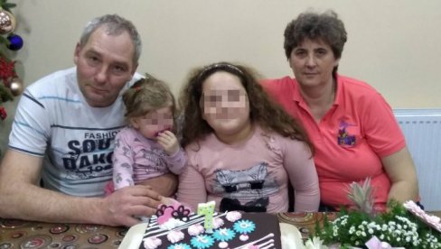 ЕРИКА И КРИСТИНА СУ ИХ ГАЈИЛЕ КАО КЋЕРКЕ, А САД НЕ ЗНАЈУ ГДЕ СУ: Још две хранитељке указују на нехумано одвајање од штићеница ЕРИКА И КРИСТИНА СУ ИХ ГАЈИЛЕ КАО КЋЕРКЕ, А САД НЕ ЗНАЈУ ГДЕ СУ: Још две хранитељке указују на нехумано одвајање од штићеница