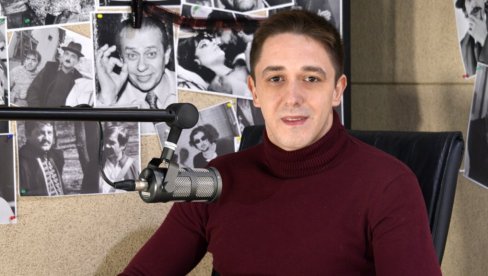 JE L TOLIKO STRAŠNO?: Hit reakcija Darkovog oca na njegovu gej scenu (VIDEO) JE L TOLIKO STRAŠNO?: Hit reakcija Darkovog oca na njegovu gej scenu (VIDEO)