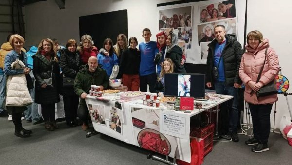 ОД ШЉИВЕ ДО ТРПЕЗЕ ПРЕДАКА: Велики успех младих Зворничана у Љубљани ОД ШЉИВЕ ДО ТРПЕЗЕ ПРЕДАКА: Велики успех младих Зворничана у Љубљани