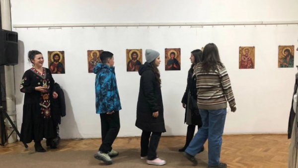 ИКОНЕ ЗА ИСЦЕЉЕЊЕ БОЛЕСНИХ МАЛИШАНА: Хуманитарно-продајна изложба у Галерији Народног универзитета у Врању ИКОНЕ ЗА ИСЦЕЉЕЊЕ БОЛЕСНИХ МАЛИШАНА: Хуманитарно-продајна изложба у Галерији Народног универзитета у Врању