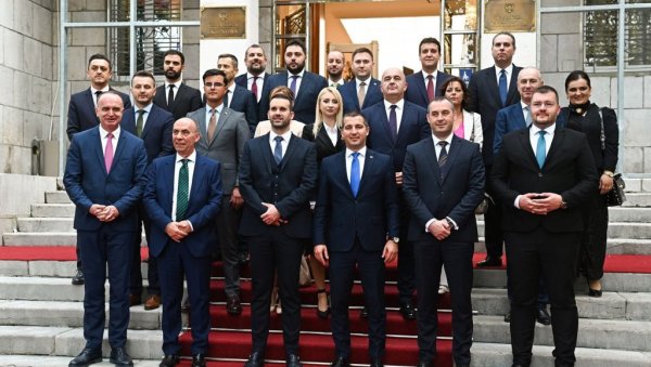 СТО ДАНА ОПТИМИЗМА: Оцене за рад Спајићеве владе СТО ДАНА ОПТИМИЗМА: Оцене за рад Спајићеве владе
