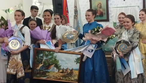ČUVANJEM OBIČAJA POKAZUJU DA SU TU: Bunjevci u Subotici obeležili Veliko prelo ČUVANJEM OBIČAJA POKAZUJU DA SU TU: Bunjevci u Subotici obeležili Veliko prelo