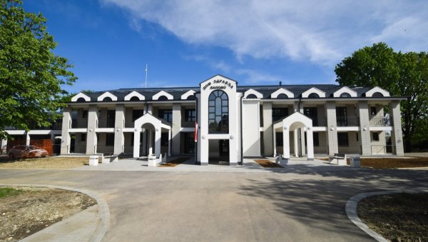 У ДОМУ ЗДРАВЉА У ЛАПОВУ: Од данас нов рендген ради пуним капацитетом У ДОМУ ЗДРАВЉА У ЛАПОВУ: Од данас нов рендген ради пуним капацитетом