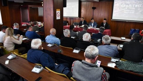 ЈАЧАЊЕ ПРИВРЕДНЕ САРАДЊЕ: Састанак српских и црногорских привредника у Краљеву ЈАЧАЊЕ ПРИВРЕДНЕ САРАДЊЕ: Састанак српских и црногорских привредника у Краљеву