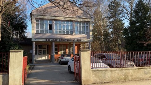 POBEGLA OD NASILNICA U DRUGU ŠKOLU: Policija i tužilaštvo ispituju slučaj napada na učenicu u Nišu POBEGLA OD NASILNICA U DRUGU ŠKOLU: Policija i tužilaštvo ispituju slučaj napada na učenicu u Nišu
