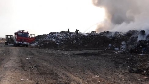 BUKTE POŽARI ŠIROM NEGOTINSKE KRAJINE: Vatrena stihija na deponiji pod kontrolom (FOTO) BUKTE POŽARI ŠIROM NEGOTINSKE KRAJINE: Vatrena stihija na deponiji pod kontrolom (FOTO)
