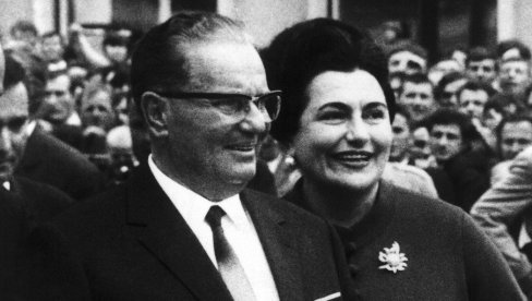 DA LI STE ZNALI? Jovanka Broz je baka naše poznate voditeljke - bila uz prvu damu do poslednjeg dana DA LI STE ZNALI? Jovanka Broz je baka naše poznate voditeljke - bila uz prvu damu do poslednjeg dana