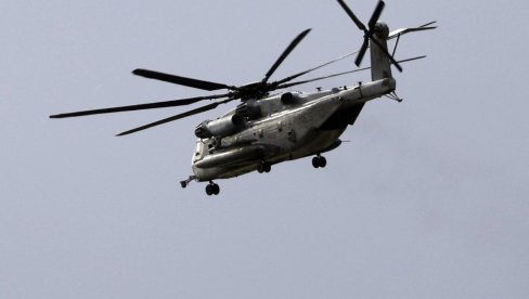 PAO AMERIČKI HELIKOPTER: Letelica pronađena, potraga za nestalim marincima (VIDEO) PAO AMERIČKI HELIKOPTER: Letelica pronađena, potraga za nestalim marincima (VIDEO)