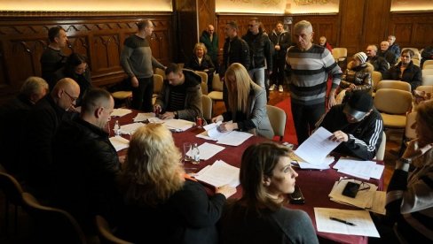 ЈОШ 59 КУЋА ЕНЕРГЕТСКИ ЕФИКАСНИЈЕ: У Вршцу потписани нови уговори, вредни 19,5 милиона динара ЈОШ 59 КУЋА ЕНЕРГЕТСКИ ЕФИКАСНИЈЕ: У Вршцу потписани нови уговори, вредни 19,5 милиона динара