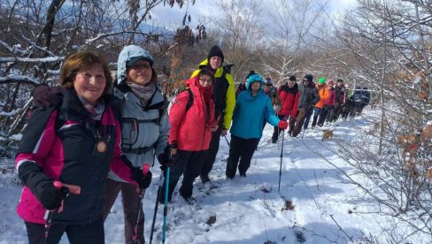 POHOD IZNAD PARAĆINA: Planinari za sugrađane organizuju pešačenje do Vezirovca POHOD IZNAD PARAĆINA: Planinari za sugrađane organizuju pešačenje do Vezirovca