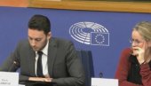 БРУКА И СРАМОТА: Ђиласовац пљује Вучића пред србомрсцима јер није увео санкције Русији БРУКА И СРАМОТА: Ђиласовац пљује Вучића пред србомрсцима јер није увео санкције Русији