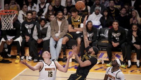DA SE ZNA KO JE KRALJ! Nikola Jokić držao čas košarke Lebronu u njegovoj kući DA SE ZNA KO JE KRALJ! Nikola Jokić držao čas košarke Lebronu u njegovoj kući
