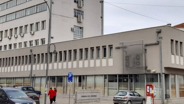 У СТАНУ ДРЖАО ЗМИЈУ ОТРОВНИЦУ: Терети се за злостављање животиња У СТАНУ ДРЖАО ЗМИЈУ ОТРОВНИЦУ: Терети се за злостављање животиња
