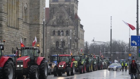 ПОЉАЦИ КУКОМ И МОТИКОМ ПРОТИВ БРИСЕЛА: Блокирали границу са Украјином, прекинули саобраћај према Немачкој и Словачкој