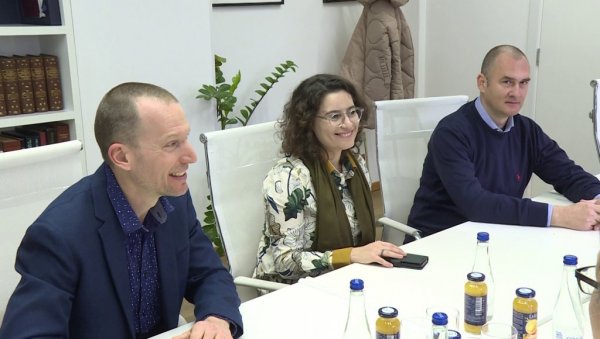 УЧЕЊЕ ЗАХТЕВА КОРИШЋЕЊЕ УМА И ТЕЛА: Међународни пројекат Факултета педагошких наука у Јагодини УЧЕЊЕ ЗАХТЕВА КОРИШЋЕЊЕ УМА И ТЕЛА: Међународни пројекат Факултета педагошких наука у Јагодини