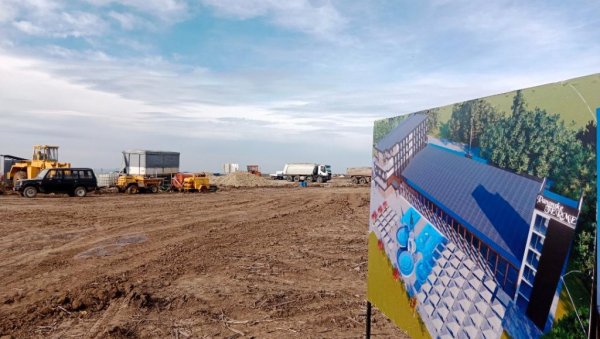 НА БУШОТИНИ ТЕРМАЛНЕ ВОДЕ ПОЧЕЛА ИЗГРАДЊА АКВА-ПАРКА На бањање и у Инђију НА БУШОТИНИ ТЕРМАЛНЕ ВОДЕ ПОЧЕЛА ИЗГРАДЊА АКВА-ПАРКА На бањање и у Инђију