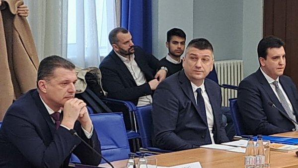 КО КОМЕ ПАКУЈЕ АФЕРУ: Међусобне оптужбе министра правде и шефа СПО на саслушању у вези случаја До Квон КО КОМЕ ПАКУЈЕ АФЕРУ: Међусобне оптужбе министра правде и шефа СПО на саслушању у вези случаја До Квон