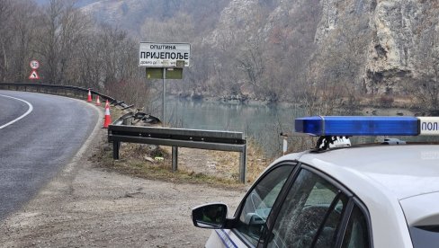 NIKOLA(22) POGINUO KOD PRIJEPOLJA: Detalji tragedije - Na ovom mestu je mladić sleteo autom u ledeni Lim (FOTO) NIKOLA(22) POGINUO KOD PRIJEPOLJA: Detalji tragedije - Na ovom mestu je mladić sleteo autom u ledeni Lim (FOTO)