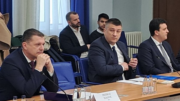МИНИСТАР ШУРОВАО С ШАРИЋЕМ? У другом полувремену саслушања Шуковић наставио да оптужује Миловића МИНИСТАР ШУРОВАО С ШАРИЋЕМ? У другом полувремену саслушања Шуковић наставио да оптужује Миловића