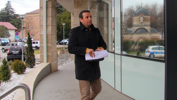 УЗАВРЕЛА ПОЛИТИЧКА СИТУАЦИЈА У ТРЕБИЊУ: Упао на посед Вукановића, па упутио претње? УЗАВРЕЛА ПОЛИТИЧКА СИТУАЦИЈА У ТРЕБИЊУ: Упао на посед Вукановића, па упутио претње?