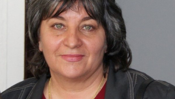 ПРИЧА ЈЕ УВЕК ОТПОР ЗАБОРАВУ: Интервју - Сунчица Денић, књижевница ПРИЧА ЈЕ УВЕК ОТПОР ЗАБОРАВУ: Интервју - Сунчица Денић, књижевница