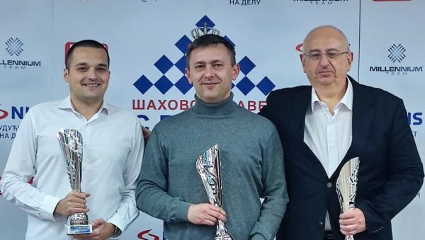 ИВАНИШЕВИЋ И ВУЈОВИЋЕВА ПОБЕДНИЦИ: Крај шаховског такмичења у Параћину (ФОТО) ИВАНИШЕВИЋ И ВУЈОВИЋЕВА ПОБЕДНИЦИ: Крај шаховског такмичења у Параћину (ФОТО)