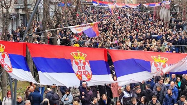 ВЕЛИКИ ПРОТЕСТ СРБА У КОСОВСКОЈ МИТРОВИЦИ: Грађани устали против неправде и терора Куртијевог режима (ФОТО/ВИДЕО) ВЕЛИКИ ПРОТЕСТ СРБА У КОСОВСКОЈ МИТРОВИЦИ: Грађани устали против неправде и терора Куртијевог режима (ФОТО/ВИДЕО)