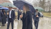 KAKAV POTEZ AMERIKANCA! Stiv Ker stigao na sahranu Dejana Milojevića (VIDEO) KAKAV POTEZ AMERIKANCA! Stiv Ker stigao na sahranu Dejana Milojevića (VIDEO)