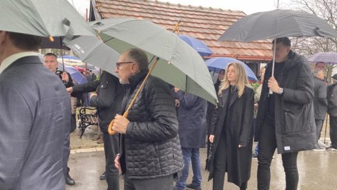 KOŠARKAŠKA ELITA SE OPRAŠTA OD MILOJA: Bjelica prvi put u javnosti nakon napada, a tu je i saigrač Nikole Jokića iz Denvera KOŠARKAŠKA ELITA SE OPRAŠTA OD MILOJA: Bjelica prvi put u javnosti nakon napada, a tu je i saigrač Nikole Jokića iz Denvera