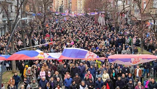 УВЕК ЋУ БИТИ НА СТРАНИ ПРОГНАНИХ СРБА Вучић о КиМ: Морамо да заштитимо своја огњишта УВЕК ЋУ БИТИ НА СТРАНИ ПРОГНАНИХ СРБА Вучић о КиМ: Морамо да заштитимо своја огњишта