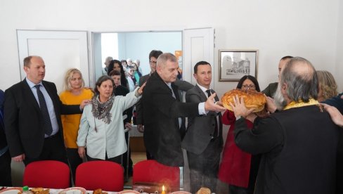 TU SU KAD JE POMOĆ POTREBNA Kolo srpskih sestara iz Trebinja obeležilo svoju krsnu slavu TU SU KAD JE POMOĆ POTREBNA Kolo srpskih sestara iz Trebinja obeležilo svoju krsnu slavu