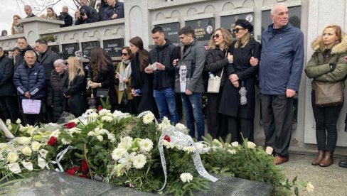 ZBOGOM, MILOJE! Potresan govor Ace Stojanovića na sahrani Dejana Milojevića ZBOGOM, MILOJE! Potresan govor Ace Stojanovića na sahrani Dejana Milojevića